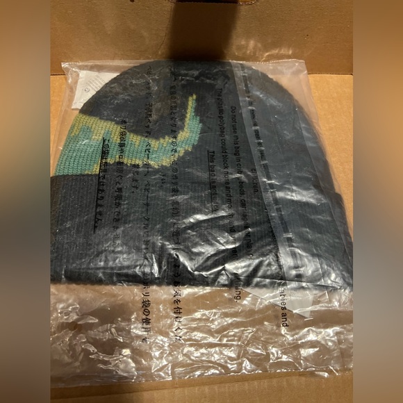 COPY - Coach Rexy Knit Beanie new with tags in packaging - Picture 5 of 7